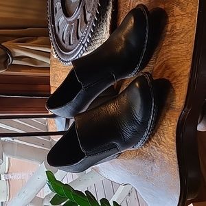 Born Mules, Black Leather Heel Size 8 1/2, Womens